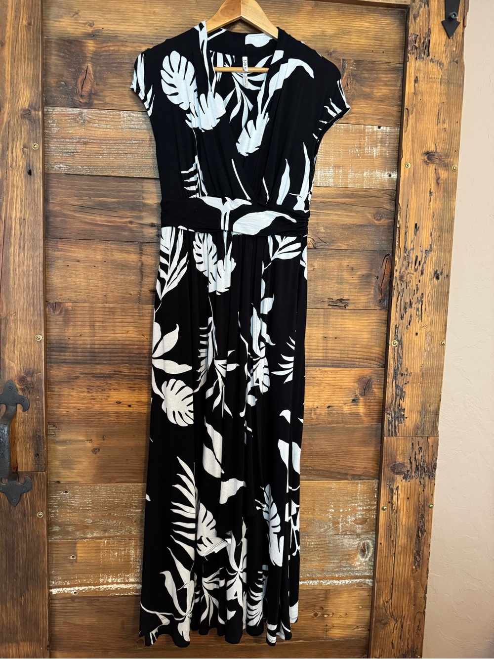 Soma Black White Tropical Leaf Maxi Dress Size M Faux Wrap Resort